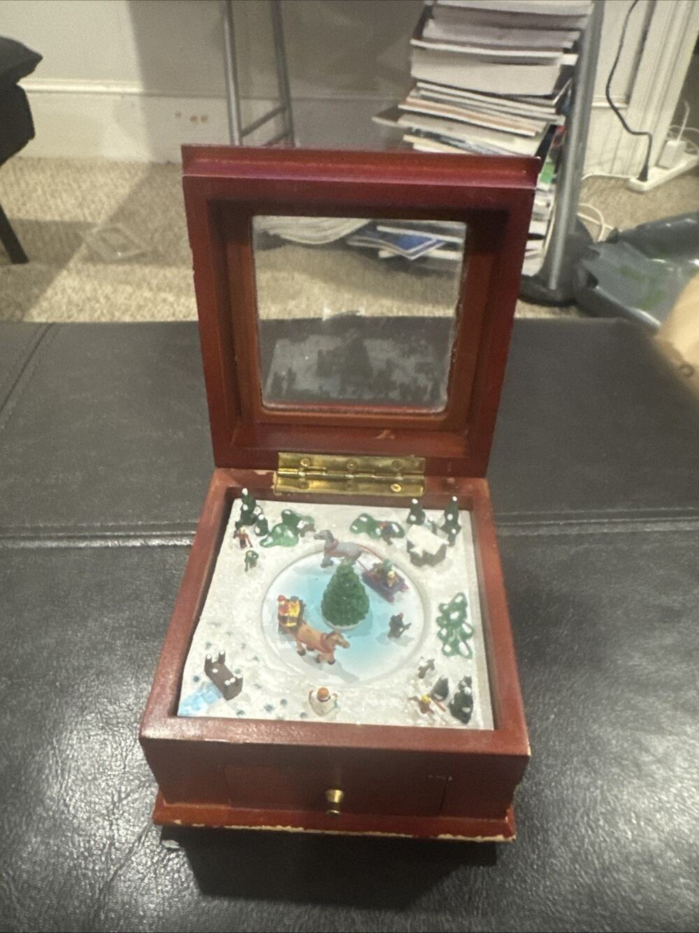 Mr. Christmas Miniature Music Box Winter Scene Horses "Deck the Halls" Jewelry